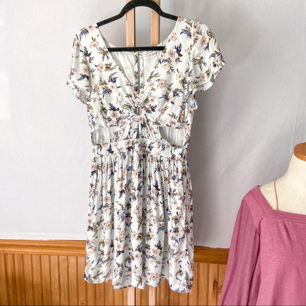 American Eagle Cut-out Floral Sundress Mini - Picture 4 of 8